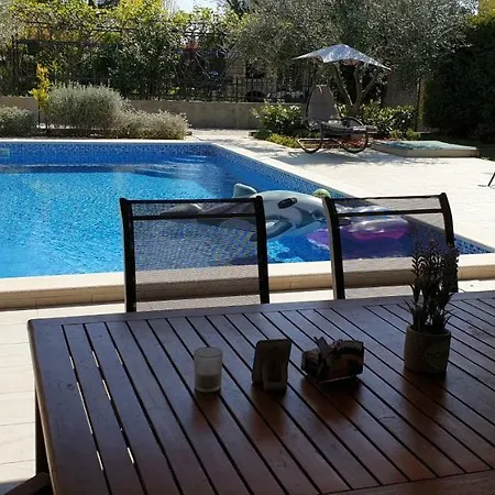 Villa Vista *