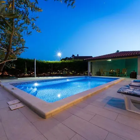 Villa Vista *